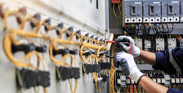Professional Lighting Installation technician working in Oakland County County, MI